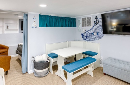Marblehead Condo | Marblehead Condo - Walk to Beaches + Restaurants!