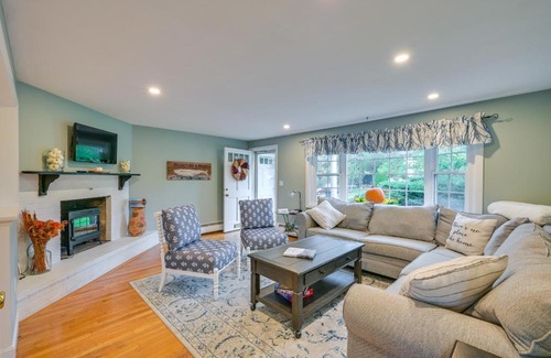 Marblehead Apartment | Marblehead Retreat with Sprawling Yard and Gas Grill!