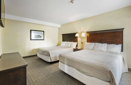 Kelleys Island House | Marblehead Suite at Kelley's Island Venture Resort