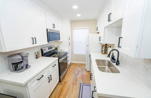 Oak Creek Apartment | Marc's Red Rock Retreat - 2 Primary Suites 2 Bath