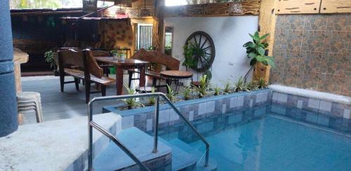 Alfonso House | Marcelo Nature Camp Staycation