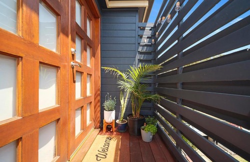 New Lambton House | Marche Home Stay, Immaculate Presentation, Private & Relaxing