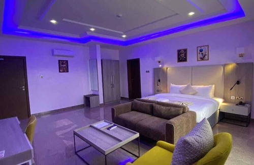 Ibadan Hotel | Marchforte-Courtyard Hotel