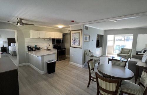 Marco Island Hotel | Marco Island Lakeside Inn