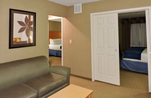 Queens Hotel | Marco LaGuardia Hotel