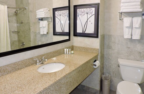 Queens Hotel | Marco LaGuardia Hotel
