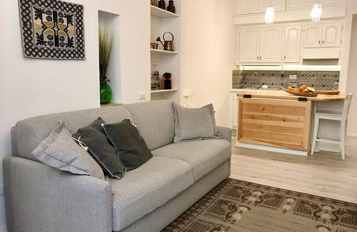 Historic Castle District Apartment | Marco's Stylish Home: in the hearth of Cagliari