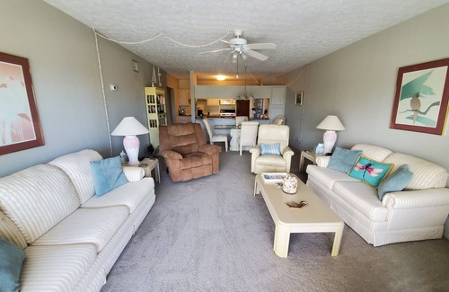 Isles of Capri Condo | Marco Tower Condo on IsIes of Capri - Private and Peaceful, 30 Days minimum n