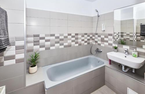 Resita Apartment | Marcos Apartments - self check-in