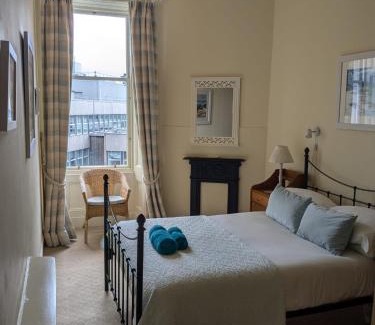 Merchiston Apartment | Mardale Crescent - 380