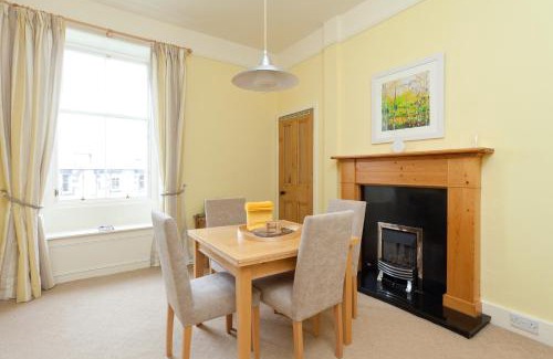 Merchiston Apartment | Mardale Crescent - 380