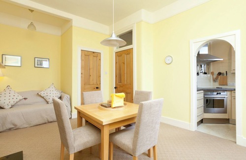 Merchiston Apartment | Mardale Crescent [380] is a Spacious top floor apartment in green Merchiston area