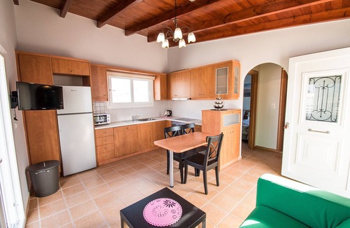 Nea Chora Apartment | Mare civitas penthouse ,near Beach, Chania Old Town