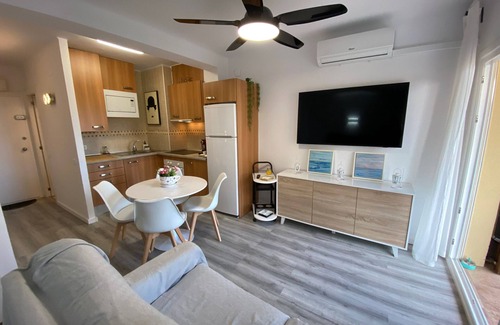 Mas Pinell Apartment | Mare Nostrum 622 - Renovated, 80m from the beach with A/C