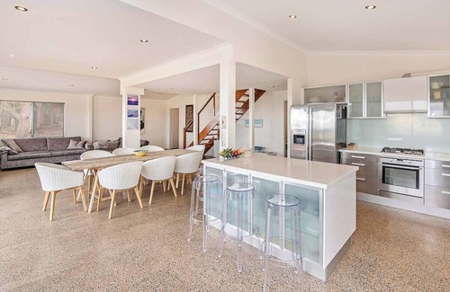 Rosa Glen House | Margaret River Farmhouse - enjoy bushland escape