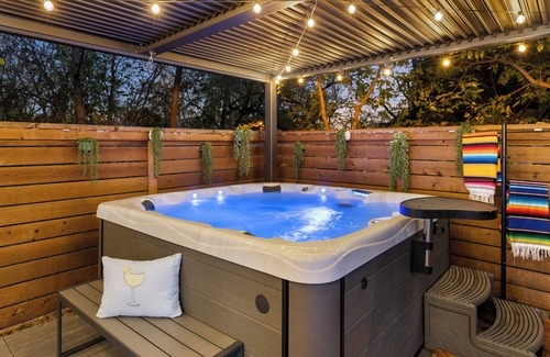 Alta Vista House | Margarita Manor~Hot Tub~Heated Pool~Game Room~Putting Green