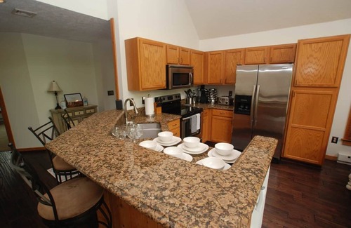 Tannersville Ski Chalet | Margarita Mountain Retreat | Hot Tub | 9Beds | Game Room