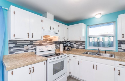 Biltmore Beach Villa | MARGARITA'S BEACH SERENITY FOR YOU AND YOUR PET ONLY STEPS FROM THE BEACH