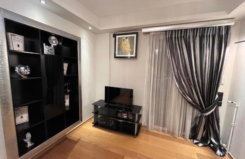 Athens City Centre Apartment | MARGARITAS' SUITES viktoria square