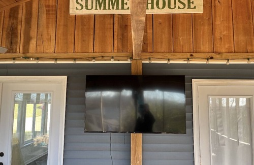 Clarkson House | Margaritaville Lake House on Nolin Lake.
