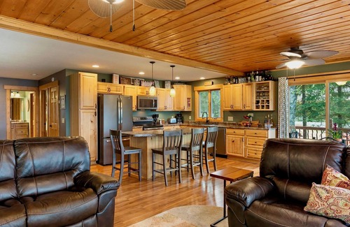 Merrifield House | Margaritaville on Horseshoe Lake