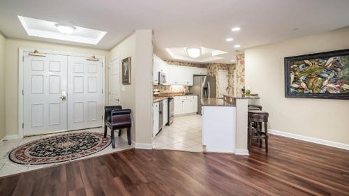 Arcadian Shores House | Margate #804 - Carlos & Terry's