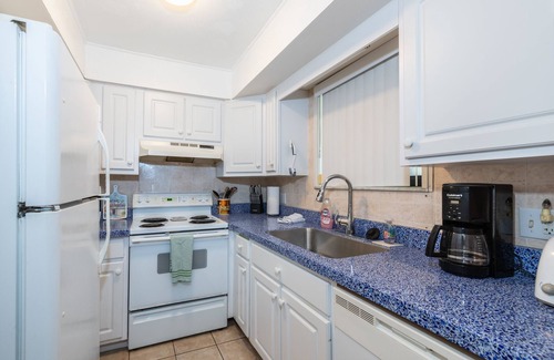Flagler Beach Condo | Maria Beautiful Beachfront Condo, sleeps up to 8. BIG DISCOUNTS NOW