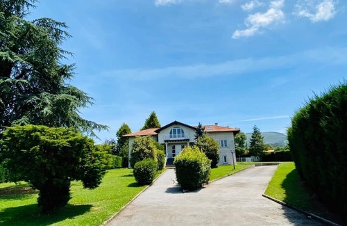 Vernejo Ski Chalet | María Bonita Chalet. Full rental with private pool, barbecue and garden