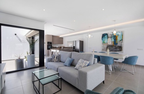 Poblado Sancti Petri Villa | Maria del Mar Sea Villa with Private Pool, Gym & Wi-Fi