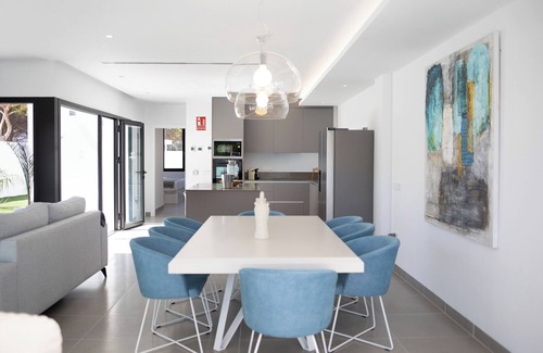 Poblado Sancti Petri Villa | Maria del Mar Sea Villa with Private Pool, Gym & Wi-Fi