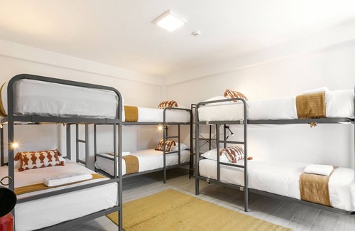 Gois Apartment | Maria da Vinha - Orange Bliss
