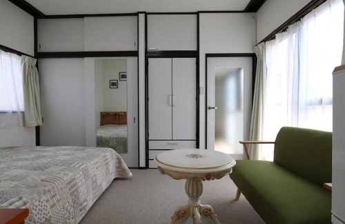 Funabashi Bed & Breakfast | Maria Rental B&B, Japan.
