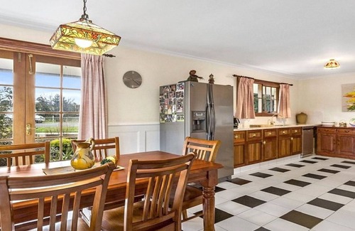 Swansea House | Maria's at Swansea - beautiful home near the sea