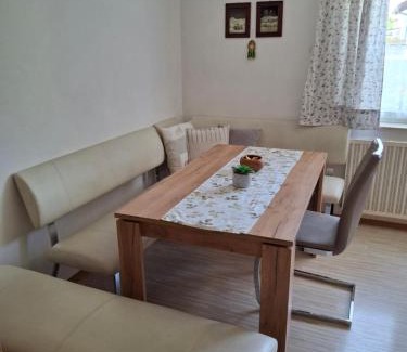 Laakirchen Apartment | Maria's Ferienwohnung