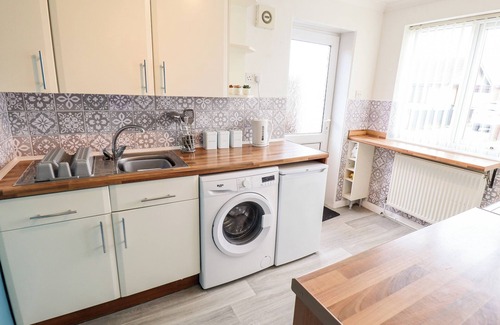Mablethorpe and Sutton Cottage | MARIAI ETON ROAD, pet friendly, with open fire in Trusthorpe