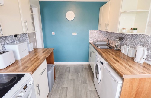 Mablethorpe and Sutton Cottage | MARIAI ETON ROAD, pet friendly, with open fire in Trusthorpe