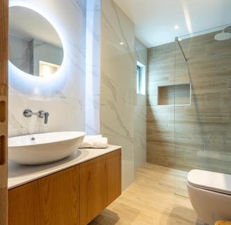 Tingaki Apartment | Marias Beach Light Stay Near the Sea