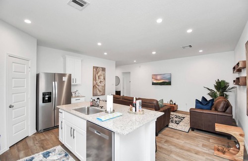 Barker House | Marice Serene Home at Fulshear w/community pool