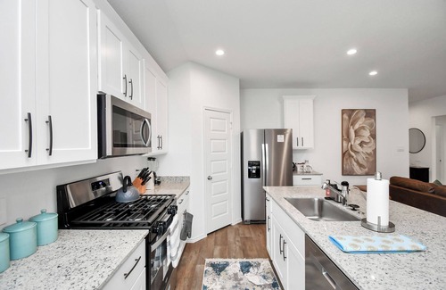 Barker House | Marice Serene Home at Fulshear w/community pool