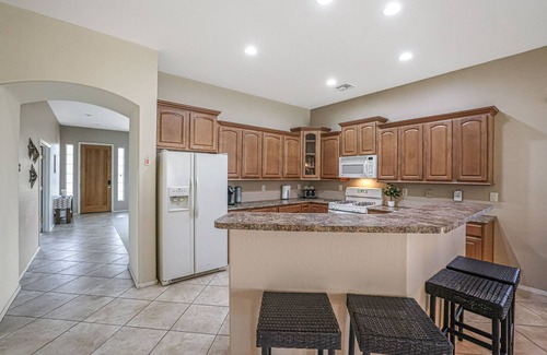 Maricopa House | Maricopa Single Story Heated Pool & Spa Outdoor Living Space Movie Rm. 3bd 2bth!