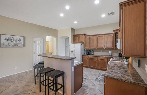 Maricopa House | Maricopa Single Story Heated Pool & Spa Outdoor Living Space Movie Rm. 3bd 2bth!