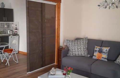 Les Martres-d'Artiere House | Marie and Marcel will welcome you in their small house with garden