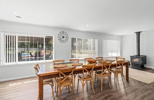 Mogo House | Marie's Rest managed by Batemans Bay Accom