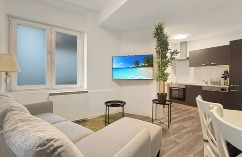 Karlshohe Apartment | Marienplatz: Central apt for 9