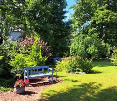 Bad Berleburg Apartment | Maries bunte Villa
