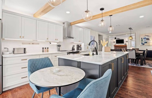 Marietta House | Marietta Square Suites - Suite1 - Pool & Fire Pit!