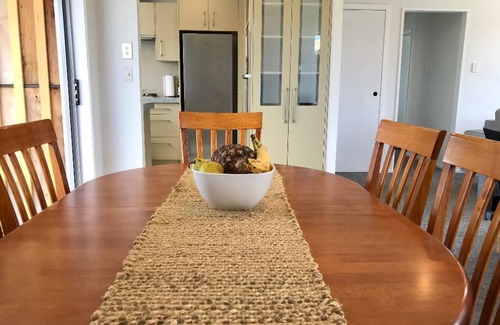 Taupo House | Marigold Cottage, includes bikes & kayaks