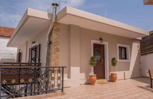 Elos House | Marika Traditional Home