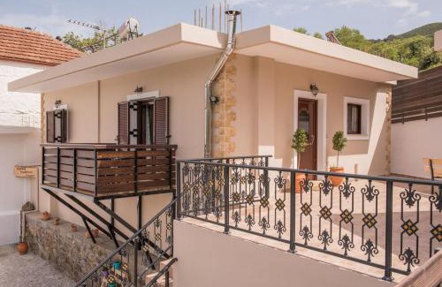 Elos House | Marika Traditional Home