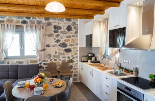 Pigi House | Marilena natural stone house